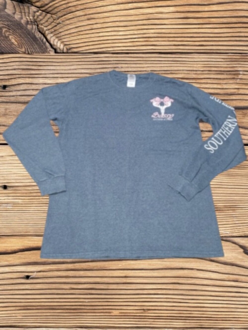 WOMEN'S LARGE SOUTHERN ATTITUDE COLLECTION LONGSLEEVE SHIRT